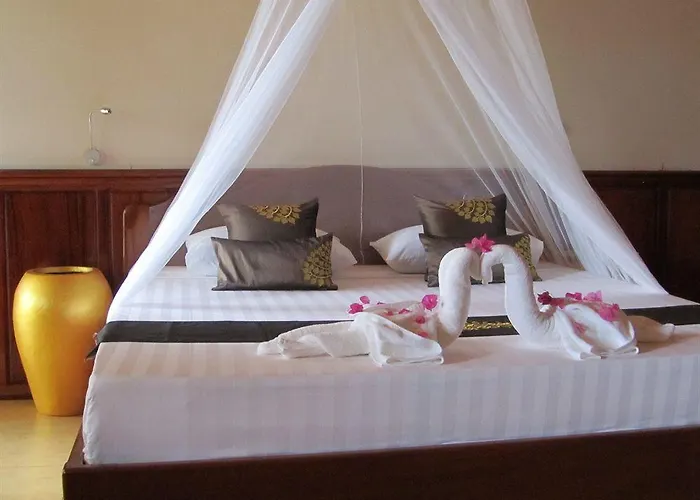 Отель Les Bambous Village 5*