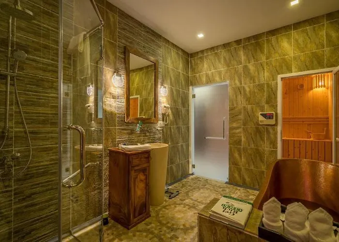 Отель Les Bambous Village 5*
